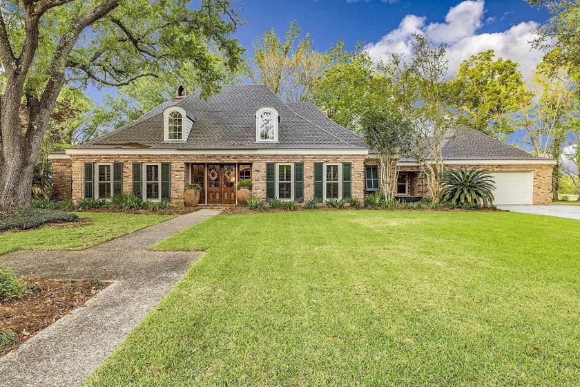 Ellendale on the golf course at its finest! This beauty has 4 - Beach Home for sale in Houma, Louisiana on Beachhouse.com