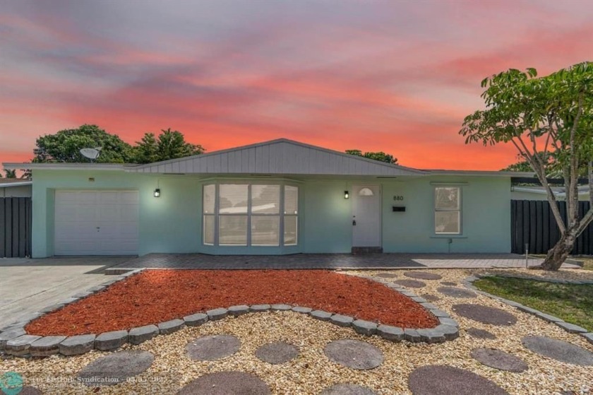 Step inside and fall in love!
The warm, welcoming atmosphere - Beach Home for sale in North Lauderdale, Florida on Beachhouse.com