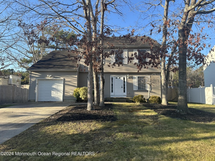 This 4 bed 2 and a half bath home in Ocean Acres could be yours! - Beach Home for sale in Manahawkin, New Jersey on Beachhouse.com