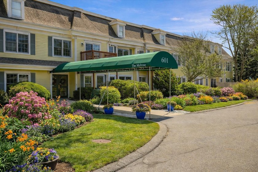 Why buy a house near the beach when you can enjoy the same - Beach Condo for sale in Harwich Port, Massachusetts on Beachhouse.com