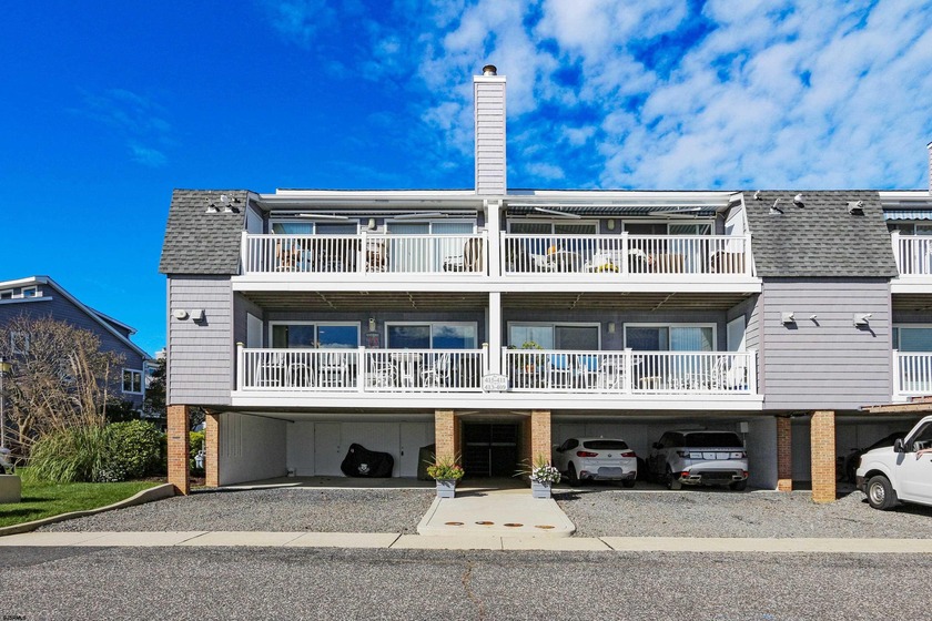 Cozy Bayfront Getaway! Welcome to 413 Whelk Drive -- a charming - Beach Condo for sale in Ocean City, New Jersey on Beachhouse.com