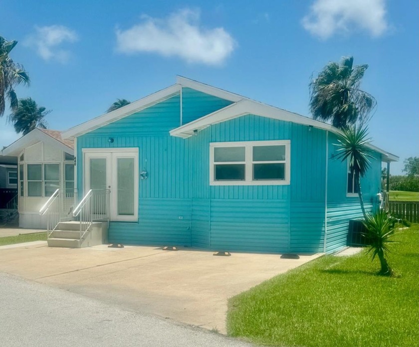 Move-in ready! Completely remodeled Park Model w/ Island Room! - Beach Home for sale in Port Isabel, Texas on Beachhouse.com