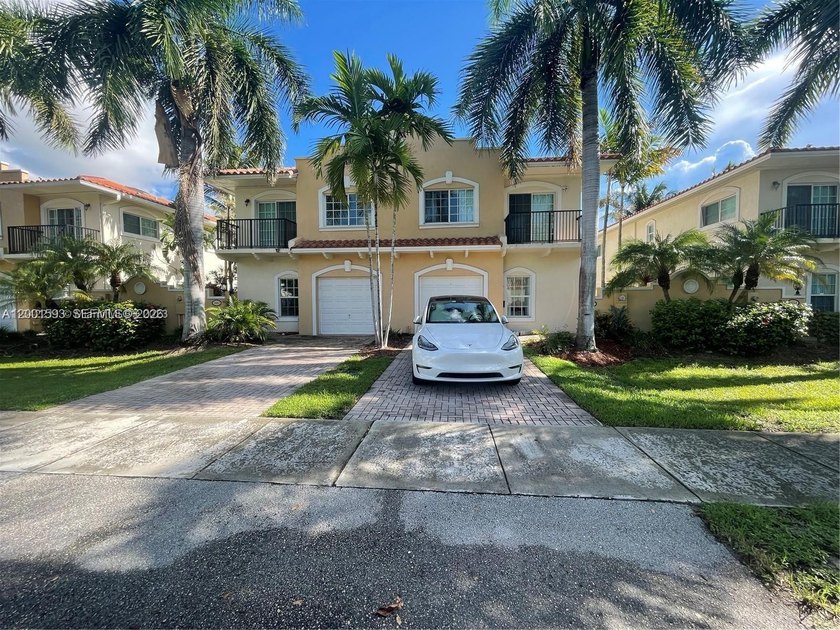 3450-3454-3458-3462-3466 & 3470 N.W. 17 TERRACE, IN OAKLAND PARK - Beach Townhome/Townhouse for sale in Oakland Park, Florida on Beachhouse.com
