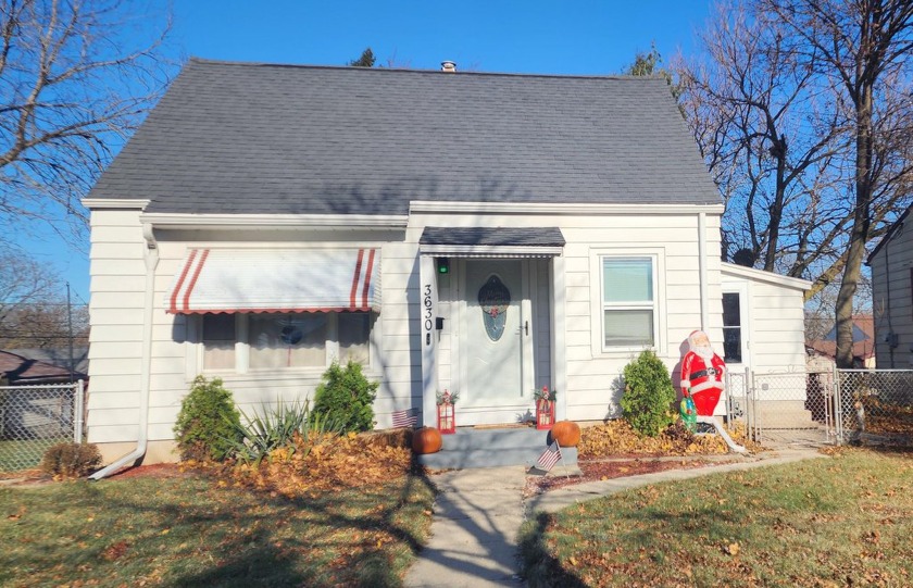 LOCATION, LOCATION, LOCATION! This home has got it- walking - Beach Home for sale in Cudahy, Wisconsin on Beachhouse.com