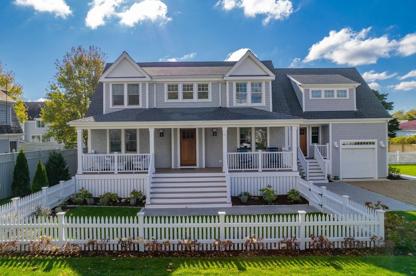 A custom home in the quaint seaside Village of Osterville! - Beach Home for sale in Osterville, Massachusetts on Beachhouse.com