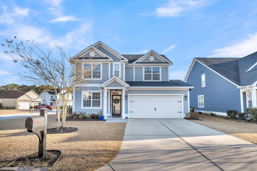 Welcome to this beautifully updated 3-bedroom, 2.5-bathroom - Beach Home for sale in Wando, South Carolina on Beachhouse.com