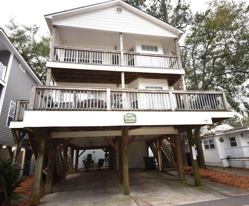 Hard-to-find immaculate stick-built raised 5 bedroom 4.5 bath - Beach Home for sale in Myrtle Beach, South Carolina on Beachhouse.com