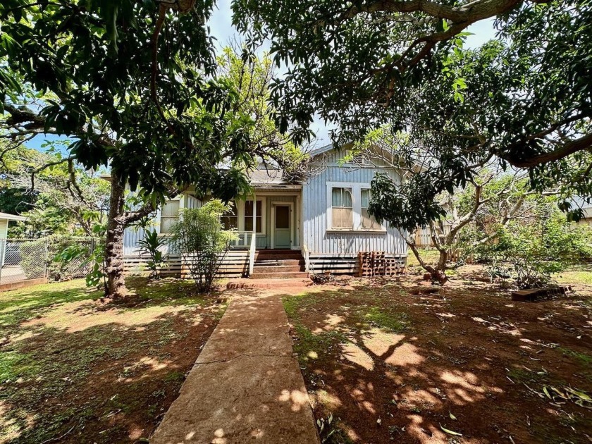 Rare opportunity to own on Baldwin Avenue is Paia! This older - Beach Home for sale in Paia, Hawaii on Beachhouse.com