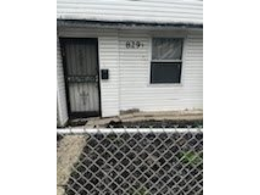 Prime location just one block from the new Northwestern Hospital - Beach Townhome/Townhouse for sale in Chicago, Illinois on Beachhouse.com