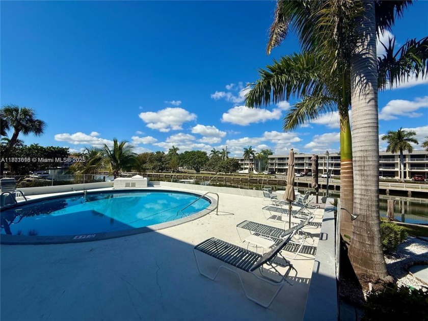 Lowest priced in the building!!! 1 parking space and laundry - Beach Condo for sale in Hallandale Beach, Florida on Beachhouse.com