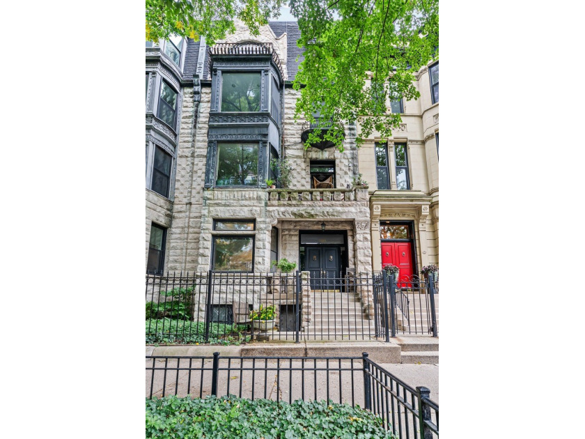 Located in the heart of Chicago's prestigious Gold Coast along - Beach Townhome/Townhouse for sale in Chicago, Illinois on Beachhouse.com