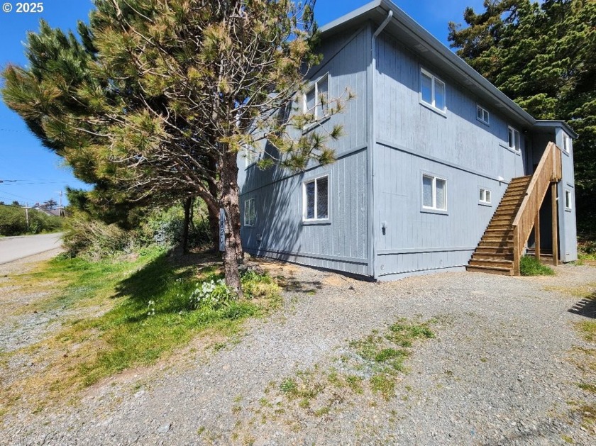 Investment opportunity! 2 rental units. Just A short walk to the - Beach Lot for sale in Port Orford, Oregon on Beachhouse.com