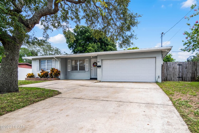 ***MASSIVE PRICE REDUCTION*** Welcome to this delightful 4 - Beach Home for sale in Daytona Beach, Florida on Beachhouse.com