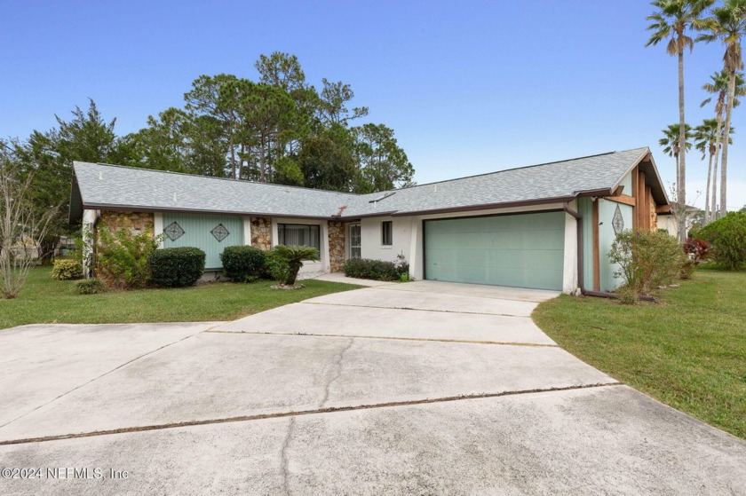 Charming home that has been well maintained.  Move in ready - Beach Home for sale in Palm Coast, Florida on Beachhouse.com