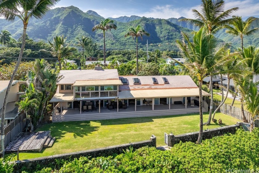 Welcome to your dream beachfront property in picturesque - Beach Home for sale in Hauula, Hawaii on Beachhouse.com