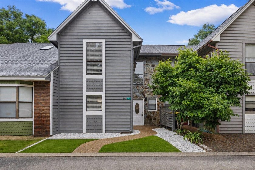 Welcome to this spacious 2 bedroom 1.5 bath townhome designed - Beach Townhome/Townhouse for sale in Fort Walton Beach, Florida on Beachhouse.com
