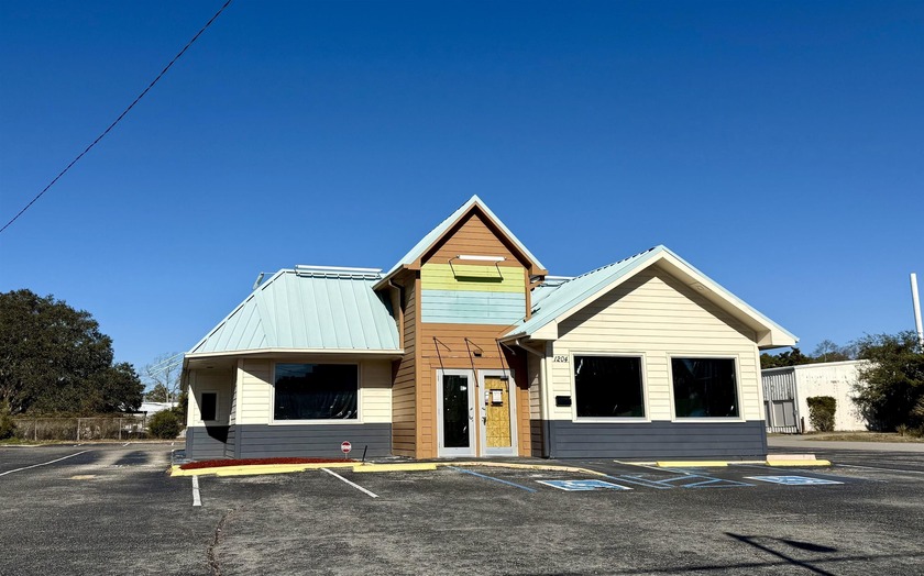 OFFERED FOR SALE: Approximately 2,741 SF Former Captain D's - Beach Commercial for sale in Myrtle Beach, South Carolina on Beachhouse.com