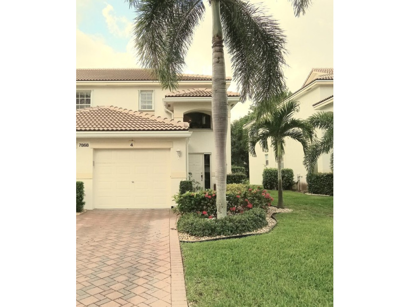 GROVE VILLAGE - BACK ON MARKET!. Spacious 2 BR & Den 2nd floor - Beach Condo for sale in Boynton Beach, Florida on Beachhouse.com