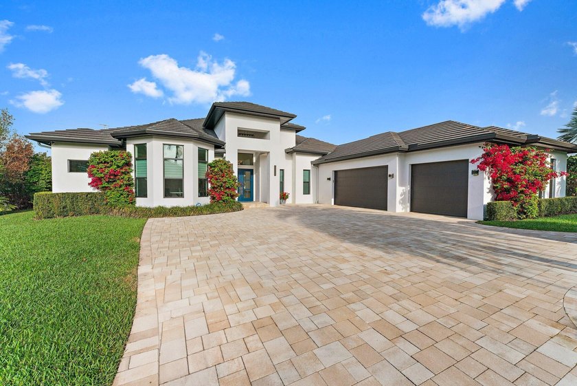 STUNNING! NEW 2021 CUSTOM BUILD in the Affluent IntraCoastal - Beach Home for sale in Jupiter, Florida on Beachhouse.com