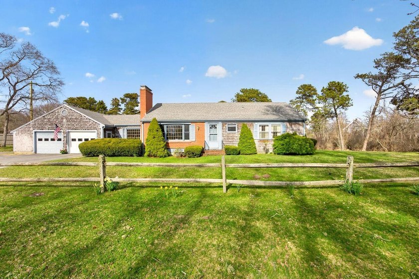 Chatham By The Sea. This rare 50-year offering at 48 Glover - Beach Home for sale in Chatham, Massachusetts on Beachhouse.com