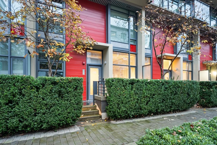 Contemporary design meets everyday function in this rarely - Beach Townhome/Townhouse for sale in Vancouver, BC on Beachhouse.com