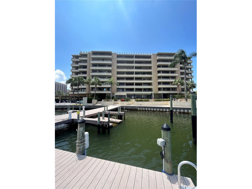 MOTIVATED SELLER & NEW PRICE! LOCATION! Gorgeous views for - Beach Condo for sale in Tampa, Florida on Beachhouse.com