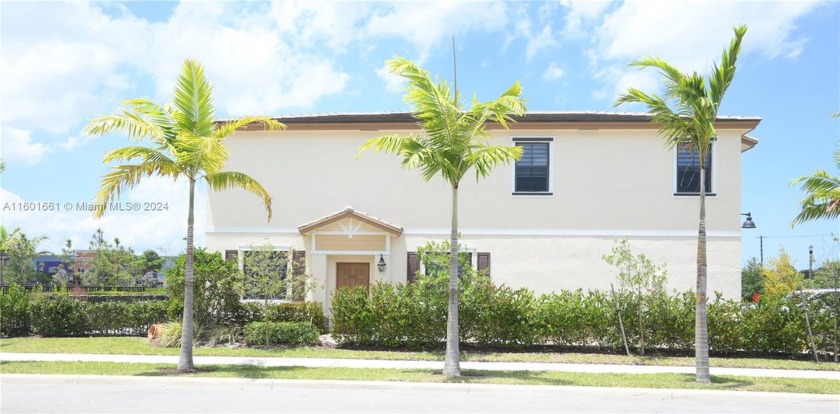 Experience unparalleled comfort and convenience in this - Beach Townhome/Townhouse for sale in Davie, Florida on Beachhouse.com