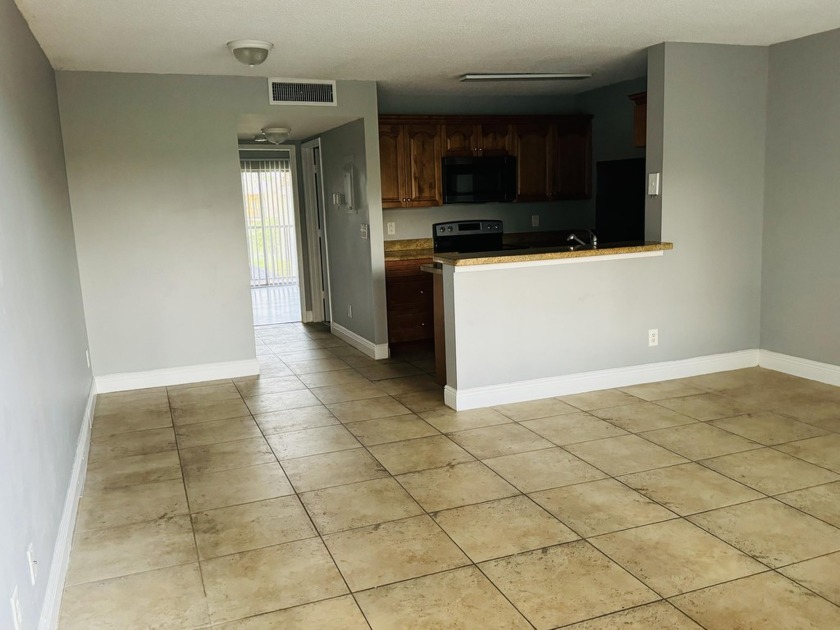 Calling all INVESTORS: Charming and cozy 1 bed & 1 bath home in - Beach Condo for sale in Boynton Beach, Florida on Beachhouse.com