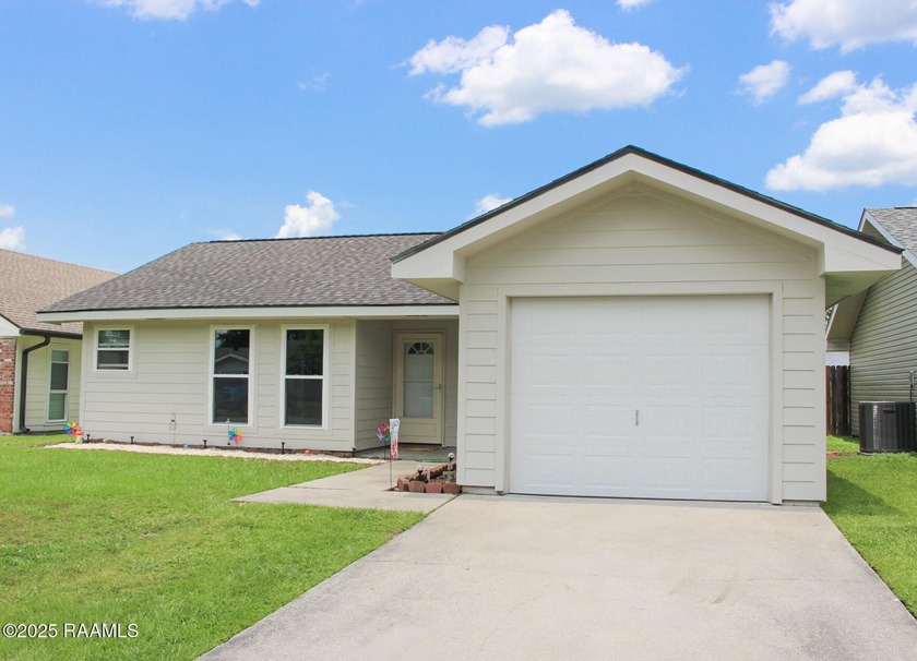 This beautifully updated 3-bedroom, 2 bath home offers comfort - Beach Home for sale in Houma, Louisiana on Beachhouse.com