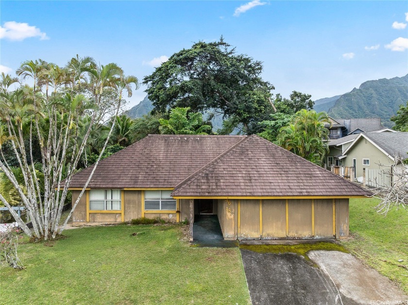 This 1974 house is located in the desirable Haiku Park - Beach Home for sale in Kaneohe, Hawaii on Beachhouse.com