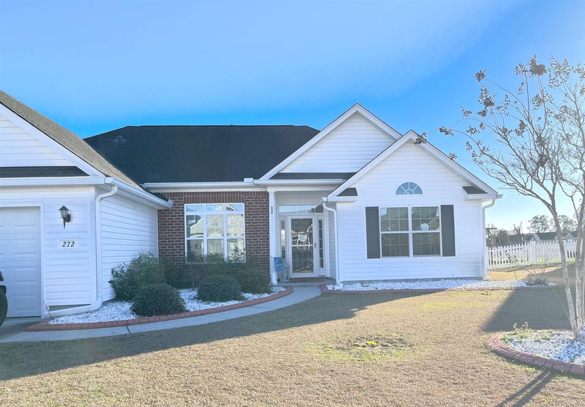 Welcome Home to 272 Camrose Way!  This 3 bedroom 2 bath home has - Beach Home for sale in Myrtle Beach, South Carolina on Beachhouse.com