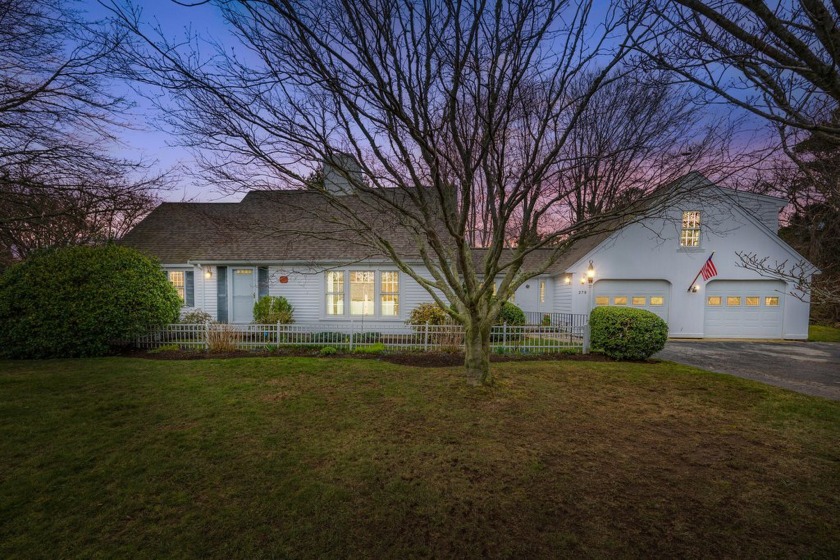 Nestled on quiet Riverview Lane, this 4 bed, 4 bath 2,600+ sqft - Beach Home for sale in Centerville, Massachusetts on Beachhouse.com