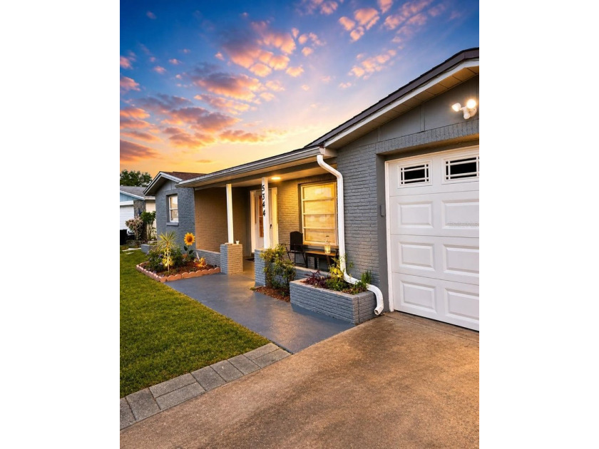 Move-in ready 3-bedroom, 2-bath home offering 1,392 sq ft of - Beach Home for sale in Holiday, Florida on Beachhouse.com