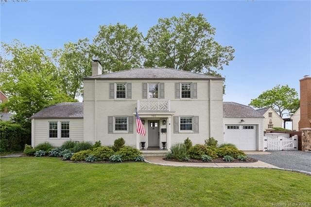 Welcome to 701 River Road! This stunning Colonial home offers - Beach Home for sale in Newport News, Virginia on Beachhouse.com