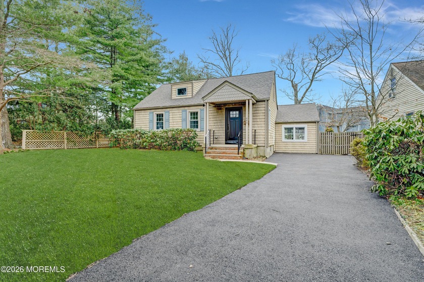 BEAUTIFULLY REMODELED HOME IN A HIGHLY DESIRABLE OAKHURST - Beach Home for sale in Oakhurst, New Jersey on Beachhouse.com