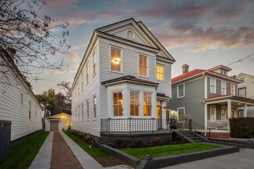 A masterful restoration of historic elegance paired with modern - Beach Home for sale in Charleston, South Carolina on Beachhouse.com