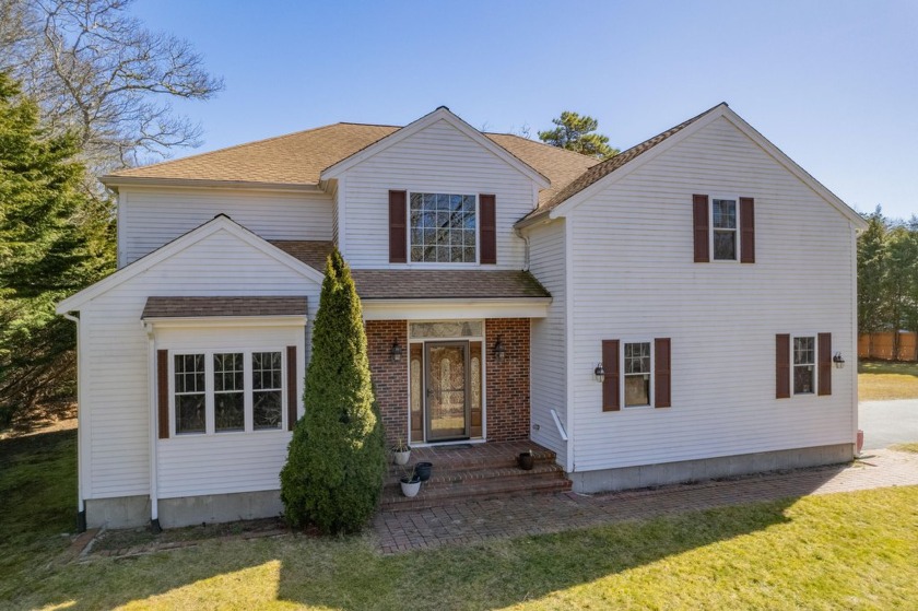CENTERVILLE - Priced below assessment , this spacious 4 bedroom - Beach Home for sale in Centerville, Massachusetts on Beachhouse.com