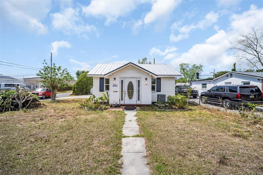 Under contract-accepting backup offers. Welcome to 2600 26th Ave - Beach Home for sale in St. Petersburg, Florida on Beachhouse.com