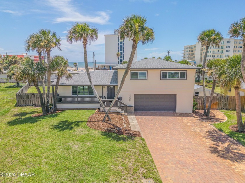 This is Florida living at its best, just minutes from the beach - Beach Home for sale in Daytona Beach, Florida on Beachhouse.com