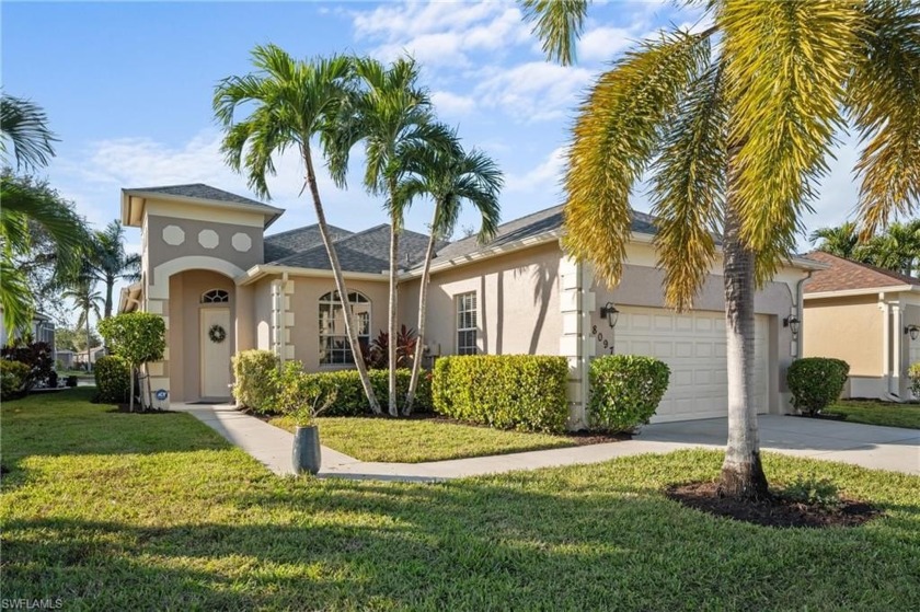 MOVE-IN READY! This immaculate 3+Den, 2 full bath single home - Beach Home for sale in Naples, Florida on Beachhouse.com