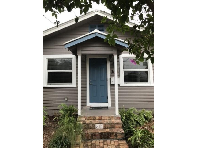 Charming 1934 historic cottage offering 2 beds, 1 bath, and 808 - Beach Home for sale in Lake Worth Beach, Florida on Beachhouse.com