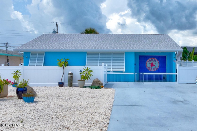 Your beachside retreat awaits! Completely remodeled 3 bedroom/2 - Beach Home for sale in Ormond Beach, Florida on Beachhouse.com