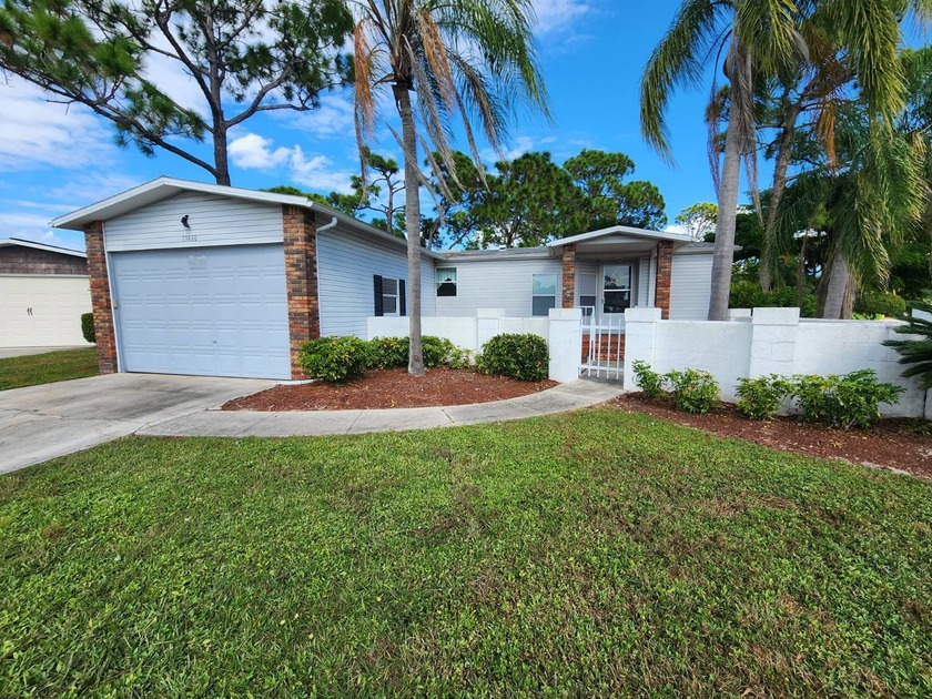 Welcome to Pine Lakes Golf & Country Club - a vibrant 40+ - Beach Home for sale in North Fort Myers, Florida on Beachhouse.com