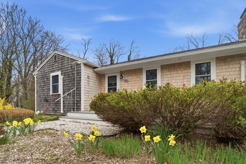 Cape Escape, Beautifully Updated & Ready to Enjoy. Located in - Beach Home for sale in Orleans, Massachusetts on Beachhouse.com
