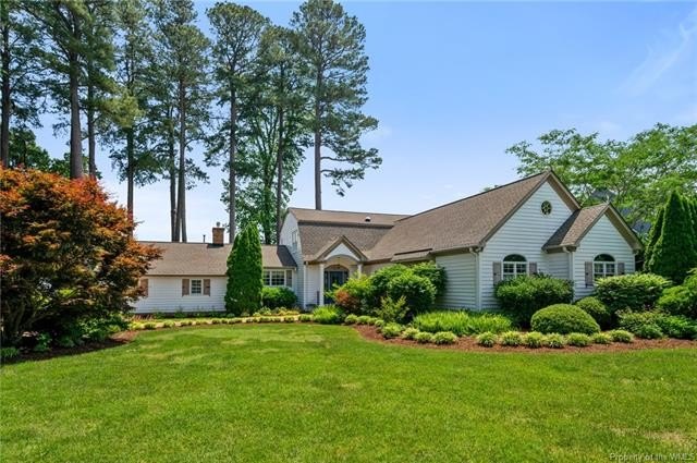 Instantly relax coming home to this waterfront haven! Nestled on - Beach Home for sale in Yorktown, Virginia on Beachhouse.com