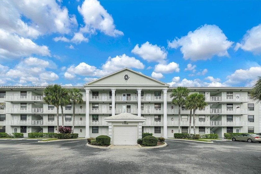 Spacious and remodeled 2 bed-2 bath condo. Spectacular golf and - Beach Condo for sale in Davie, Florida on Beachhouse.com