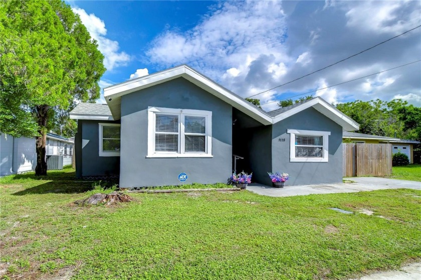 Under contract-accepting backup offers. Charming Turnkey Home in - Beach Home for sale in Clearwater, Florida on Beachhouse.com