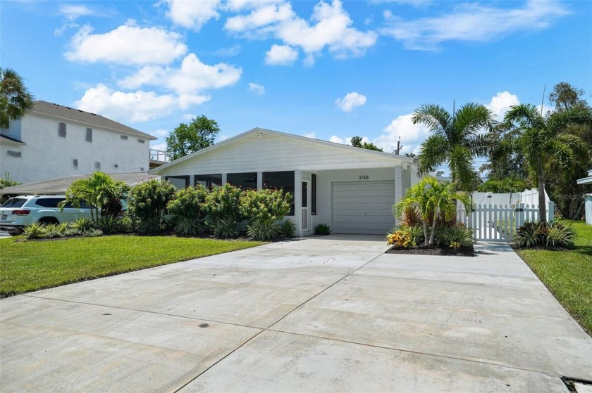 Some photos are prior to flood. Welcome to your dream home in - Beach Home for sale in St. Petersburg, Florida on Beachhouse.com