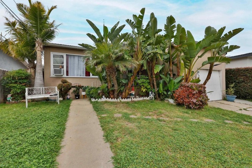 Range price $735,000-$760,000.  Welcome to your charming oasis - Beach Home for sale in Imperial Beach, California on Beachhouse.com