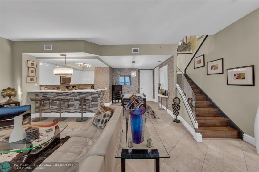 This modern townhome in Wilton Station boasts 2 stylish bedrooms - Beach Condo for sale in Wilton Manors, Florida on Beachhouse.com